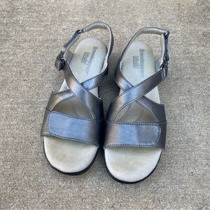 Grasshoppers Leah Ortholite Metallic Silver Gray Strappy Sandals 8.5